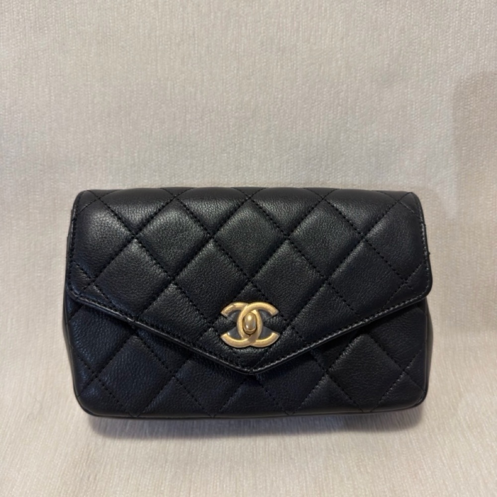 Chanel Envelope Flap Waist Bag -quilted Black Leather - Picture 6 of 16